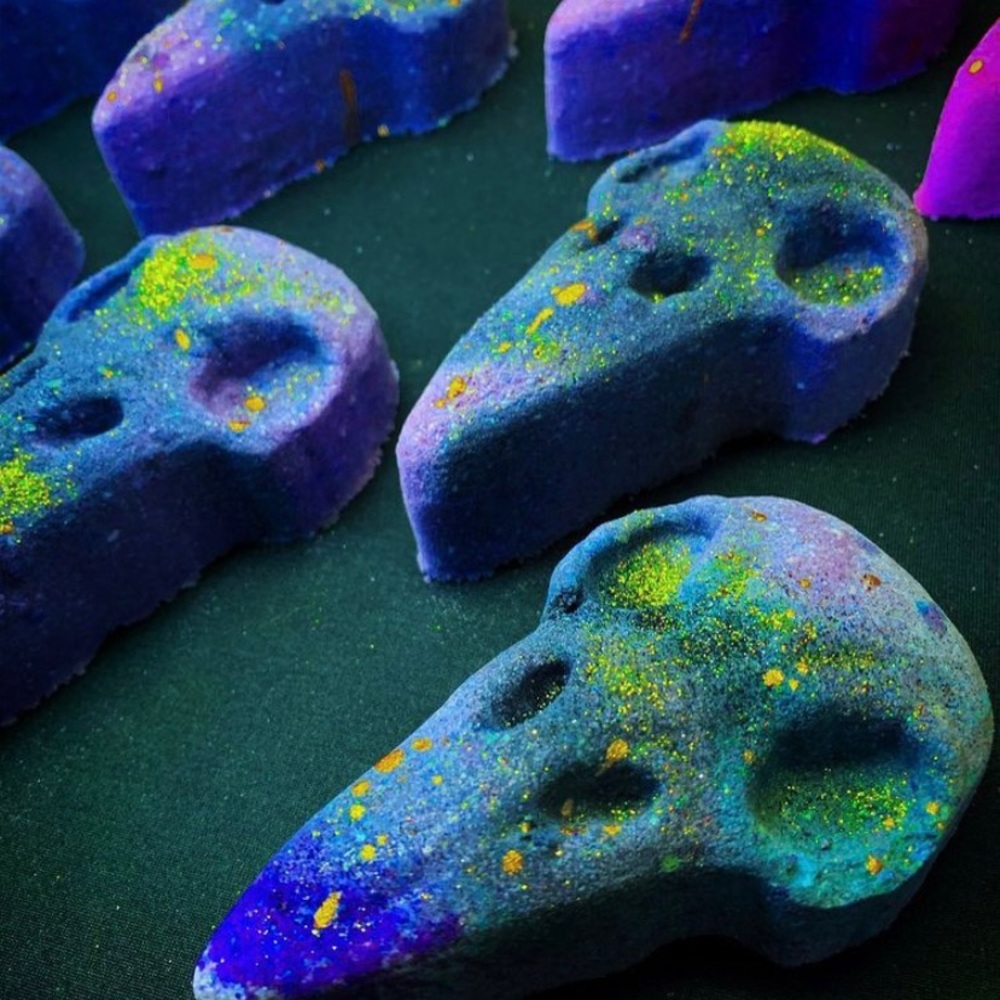 The raven bath bomb